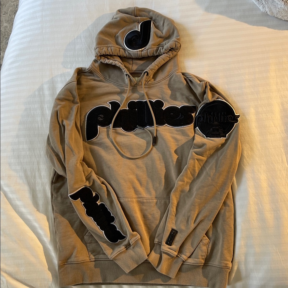 Philadelphia Phillies Retro 80s P Tonal Logo Pullover Hoodie